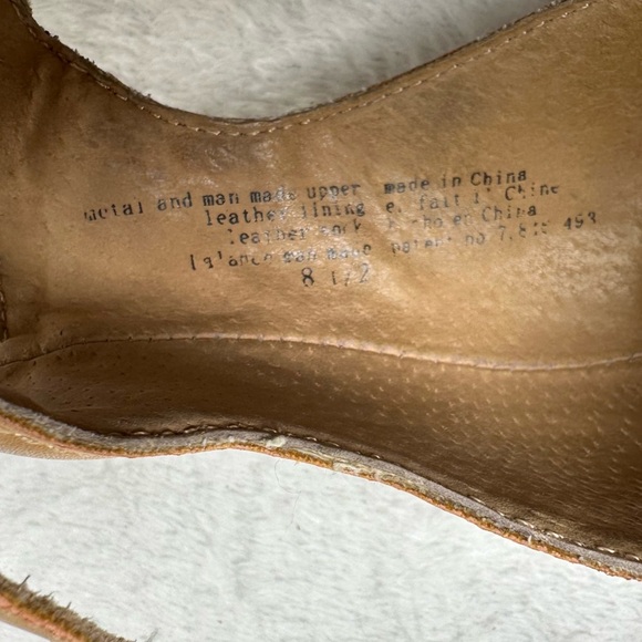 Anthropologie Liendo by Seychelles Athens
Sport Sandals Tan And Silver - Picture 7 of 13